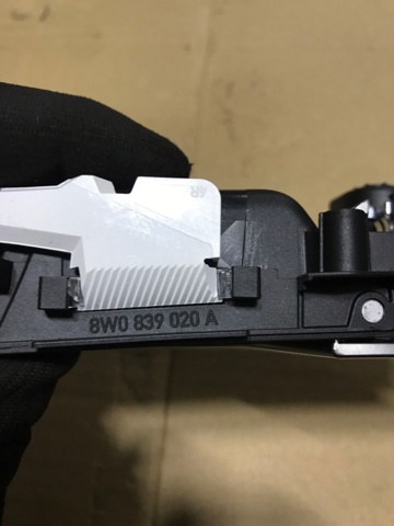 Ручка задніх дверей, внутрішня, права 8W0839020A4PK VAG