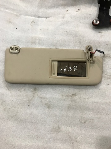 Козирок сонцезахисний автомобіля 8W0857552AMRS8 VAG