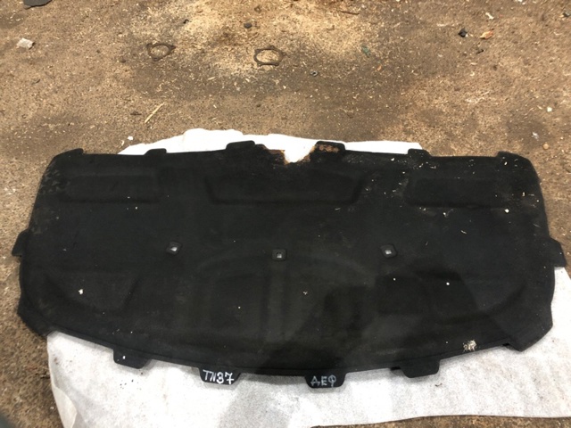 Обшивка капота 8W0863825 VAG