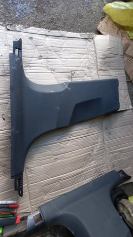 Обшивка стійки кузова внутрішня, середня нижня ліва 8W0867239A4PK VAG
