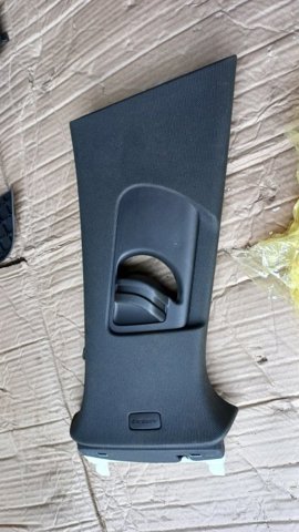 Обшивка стійки кузова внутрішня, середня права 8W0867244EV48 VAG