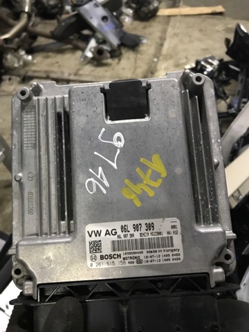 Модуль управління двигуном 8W0907115C8W0 VAG