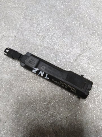 Кінцевий вимикач 8W0927754 VAG