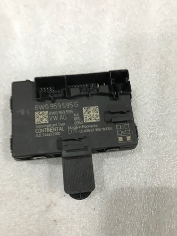 Блок комфорту задніх дверей 8W0959595G VAG