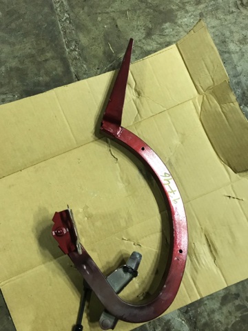 Шарнір кришки багажника 8W5827301A VAG