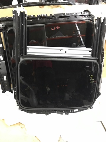 Скло даху 8W5877071 VAG