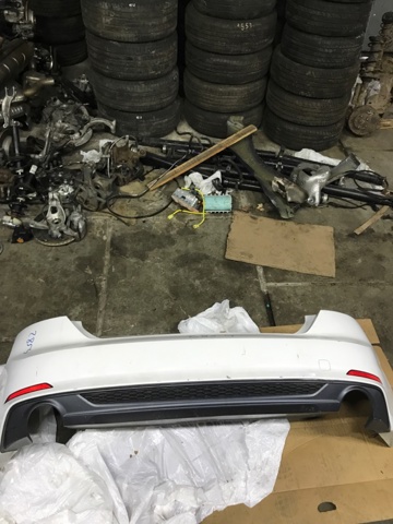 Кожух бампера заднього 8W6807067TGRU VAG