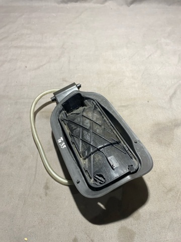 Горловина бензобака 8W8809906 VAG