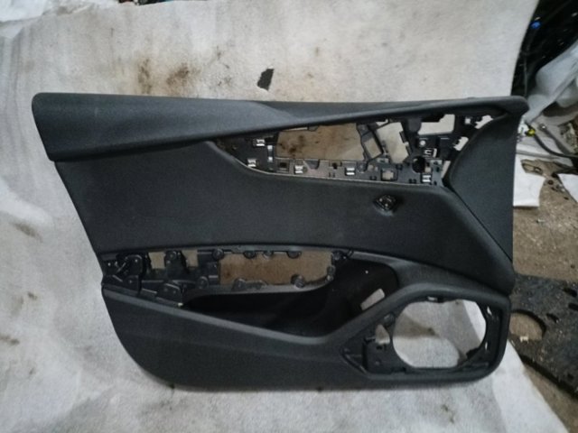 Картка задніх лівих дверей 8W8867103BWFA VAG