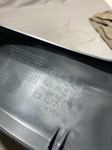 Обшивка стійки кузова внутрішня, задня ліва 8W8867767A4PK VAG