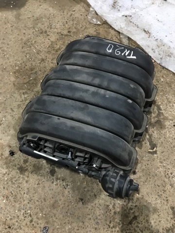 Колектор впускний 94611001603 PORSCHE