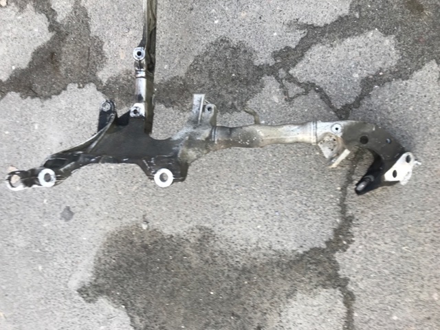 Передня балка 95B399315B PORSCHE