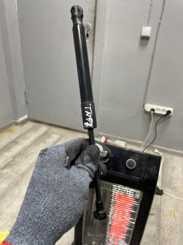 Амортизатор капота газовий Porsche MACAN S