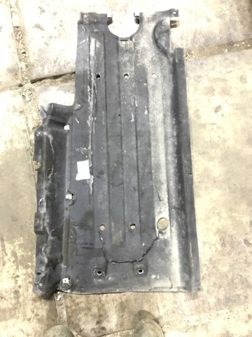 Захист днища передній правий 95B825206D PORSCHE