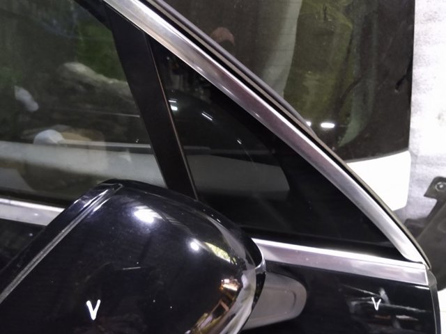 Скло трикутне дверей передніх правих 95B845114C PORSCHE