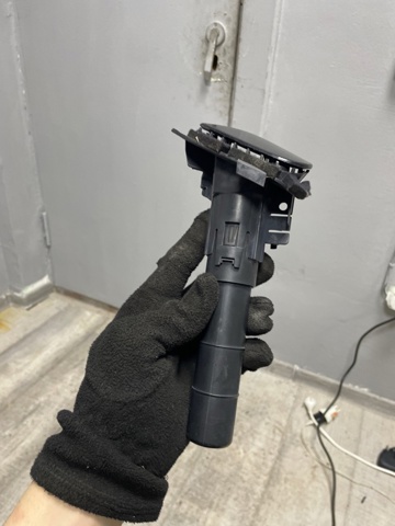 Накладка форсунки омивача фари передньої 95B955100A PORSCHE