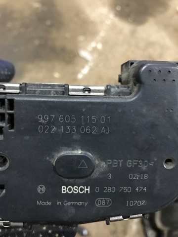 Блок дросельної заслінки 99760511501 PORSCHE