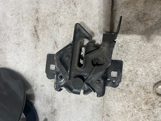 Запор капота (замок і привід замка капота) BB5Z16700A FORD