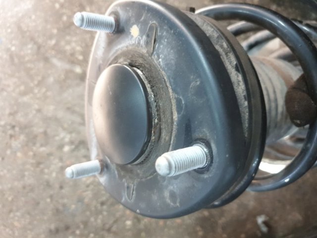 Подушка амортизатора переднього BCKE34380B MAZDA