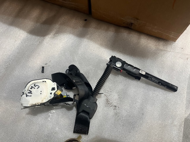 Ремінь безпеки передній правий DB5Z78611B08AC FORD