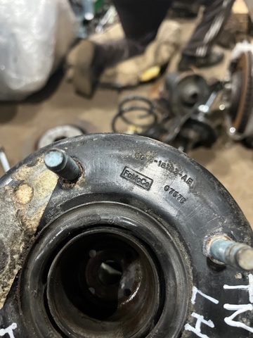 Кріплення переднього амортизатора FB5Z18183A FORD