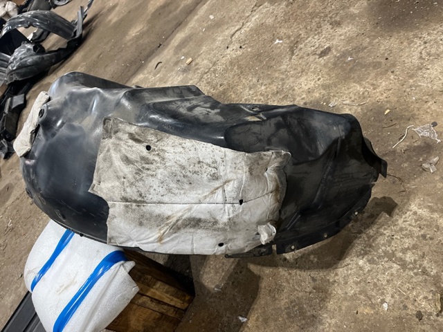 Підкрилок задній лівий FB5Z7828371C FORD