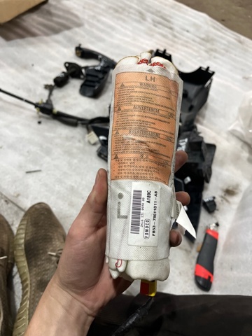 Подушка безпеки AIRBAG спинки сидіння, правого FB5Z78611D10A FORD