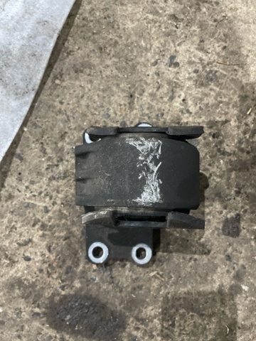 Подушка коробки передач IAF500030 LAND ROVER