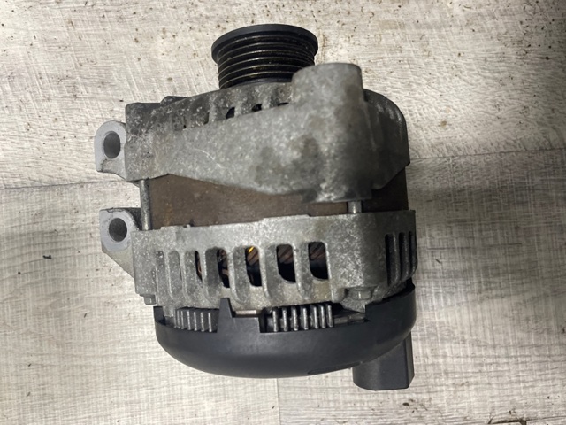 Генератор автомобільний LR022528 LAND ROVER