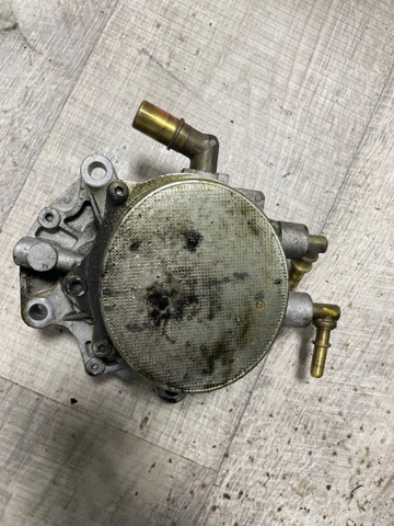 Насос вакуумний LR022758 LAND ROVER