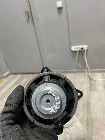 Динамік задньої полиці LR025876 LAND ROVER