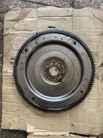 Маховик із зубчастим ободом в зборі LR026239 LAND ROVER