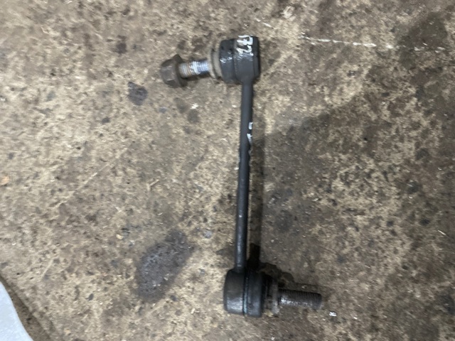 Яйця стабілізатора передні LR035489 LAND ROVER