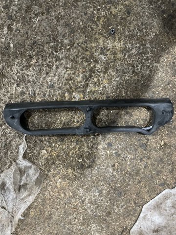 Ущільнювач капота LR038191 LAND ROVER