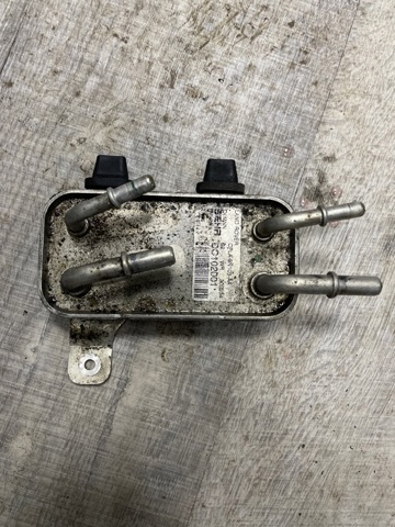 Теплообмінник охолодження палива LR038811 LAND ROVER