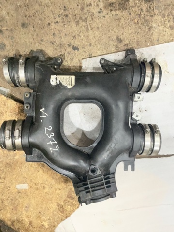 Колектор впускний LR053244 LAND ROVER