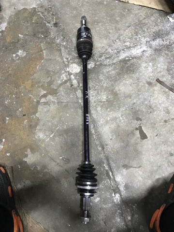 Піввісь задня, права RD002550XA MAZDA