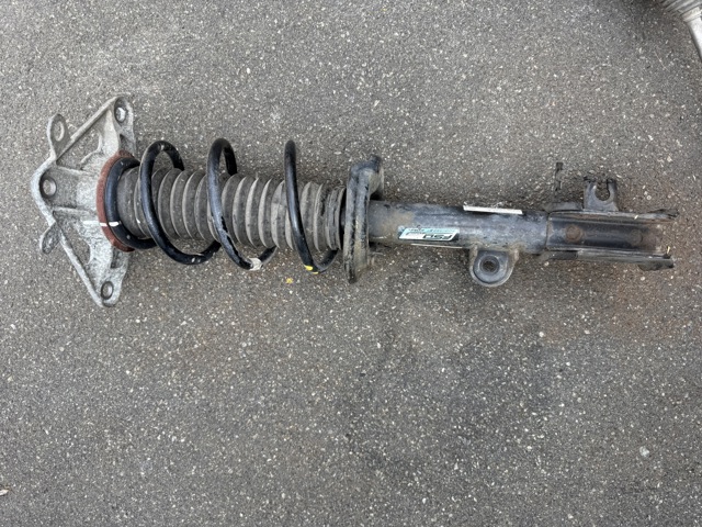 Стійка задня права 68304423AA CHRYSLER
