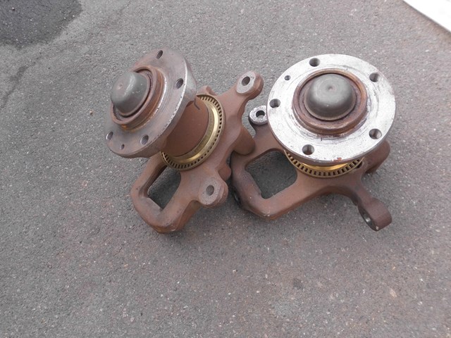 Вісь передня і поворотні кулаки A9013320202 MERCEDES