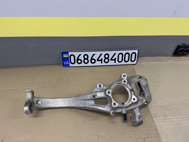 Цапфа передня ліва 4M0407559 VAG