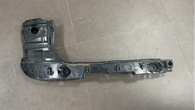 Кріплення бамера ліве 51127400665 BMW