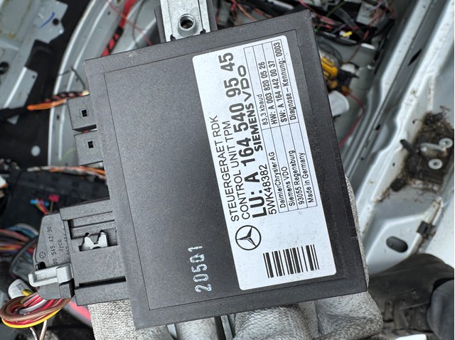Блок системи контролю тиску в шинах A1645409545 MERCEDES