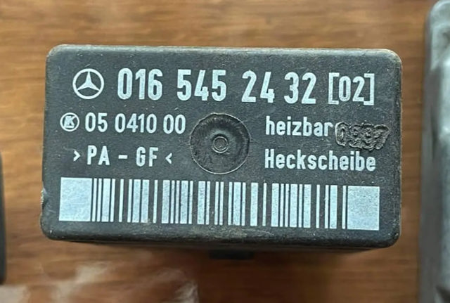 Обігрів скла вікна задка 0165452432 MERCEDES