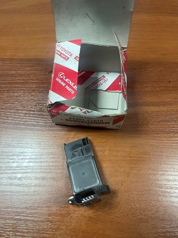 Повітромір 2220451010 TOYOTA
