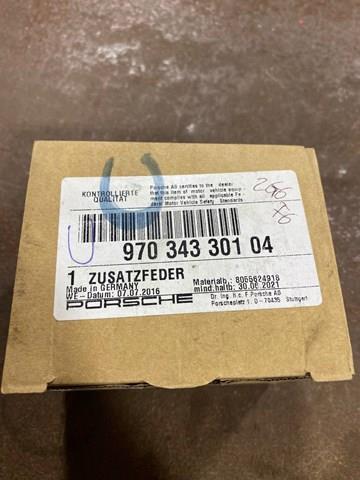 Буфер-відбійник амортизатора переднього 97034330104 PORSCHE