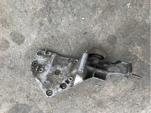 Кронштейн компресора кондиціонера 11910EB300 NISSAN