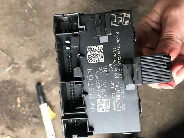 Блок комфорту задніх дверей 4M0959795N VAG