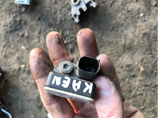 Датчик AIRBAG передній 7P0907508 VAG
