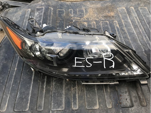 Права блок фара 8114533B50 TOYOTA