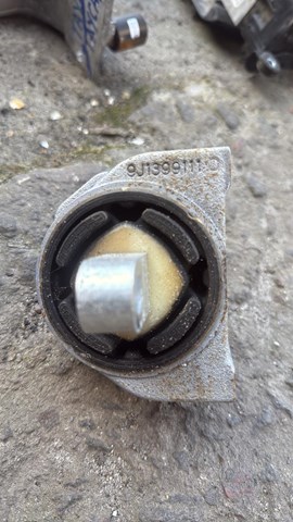 Подушка (опора) двигуна, ліва задня 9J1399111D PORSCHE